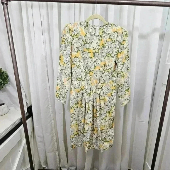 Unknown Dresses & Skirts - Womens Size 6 Floral 100% Silk Long Sleeve Dress